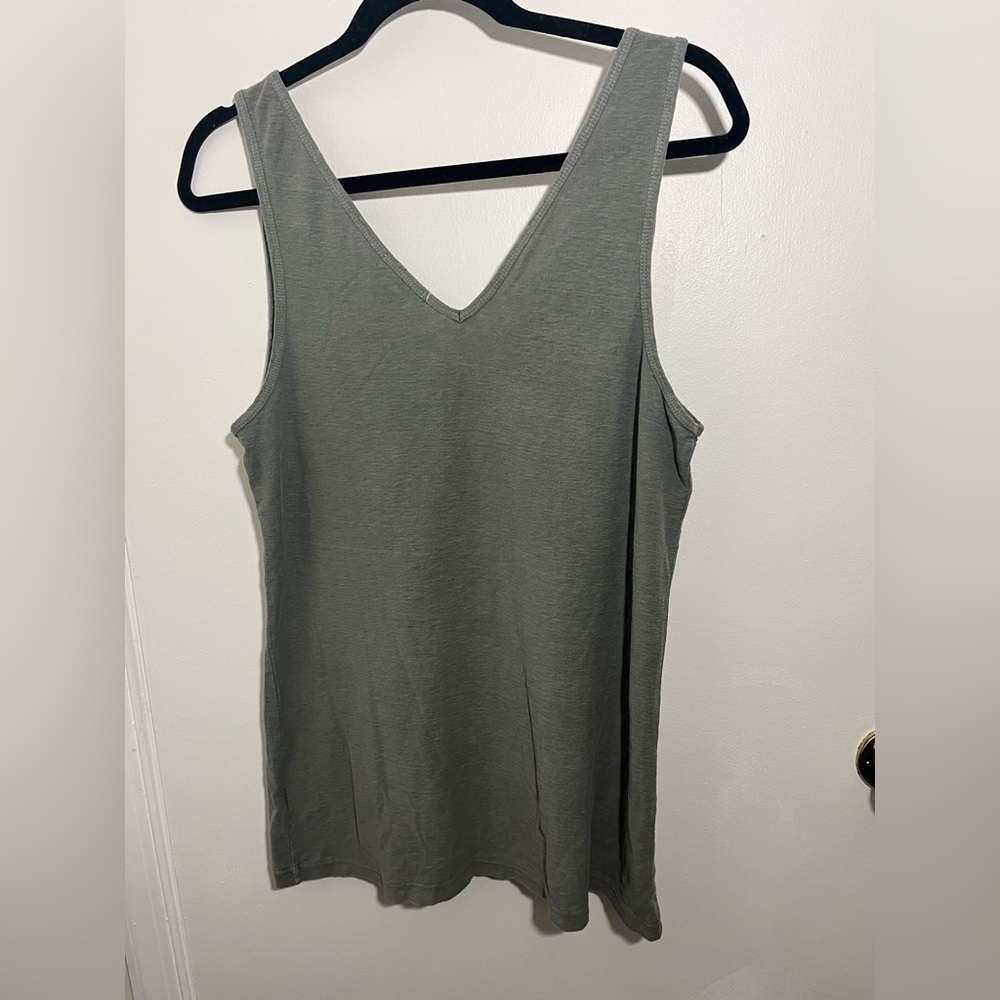 James Perse Grey V-Neck Tank Top NWT - Picture 4 of 6